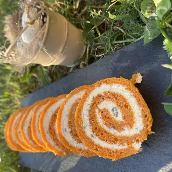 Roulé à la tomate et aux fines herbes