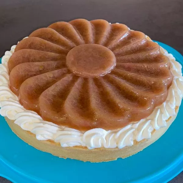 La tarte fleurie à la rhubarbe