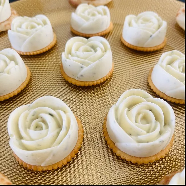 Roses de Panna Cotta au Boursin