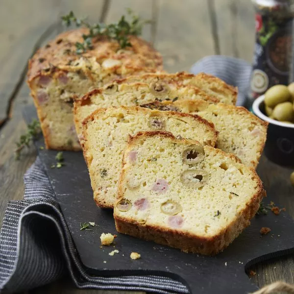 Cake au jambon et olives