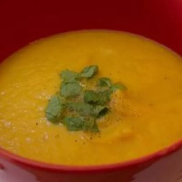 Velouté de chou fleur carottes au curry et lait de coco