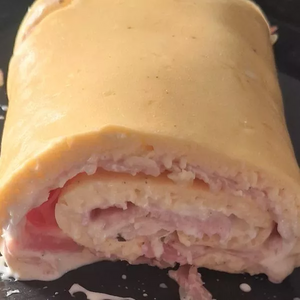 Omelette roulée jambon fromage 