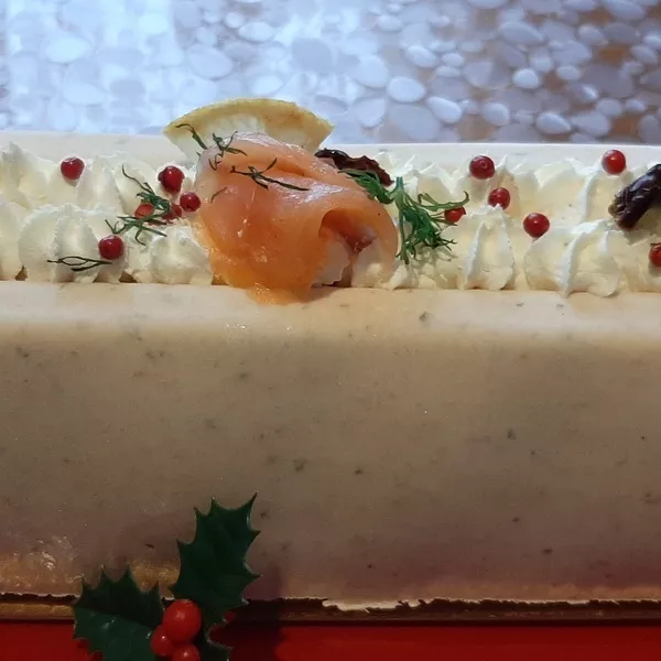 Bûche salée au thon et saumon fumé