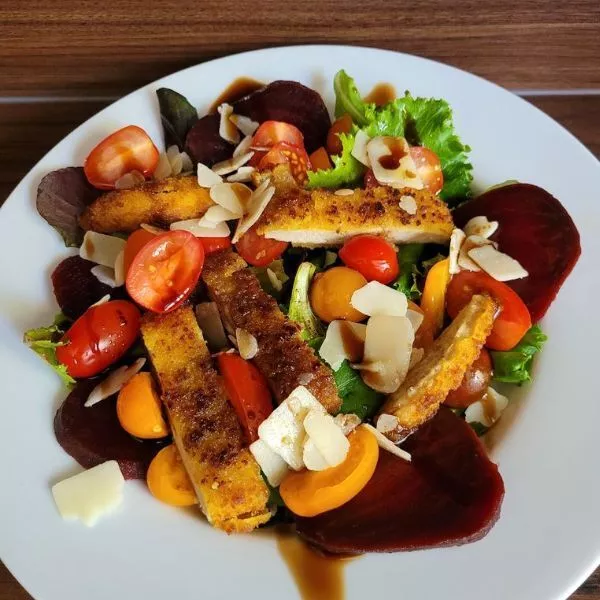 Salade composée de poulet