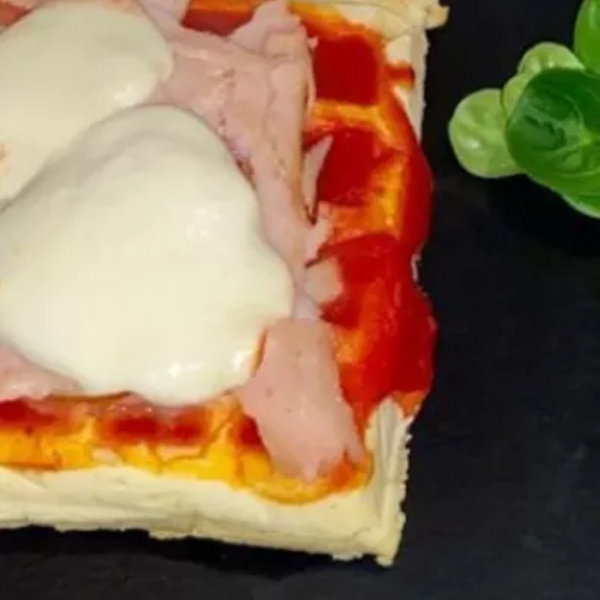 Gaufre salée façon pizza 