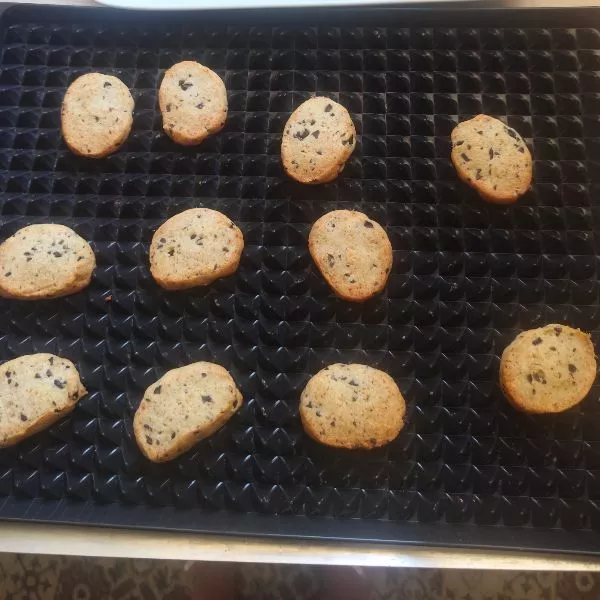 Sablés parmesan et olives noires