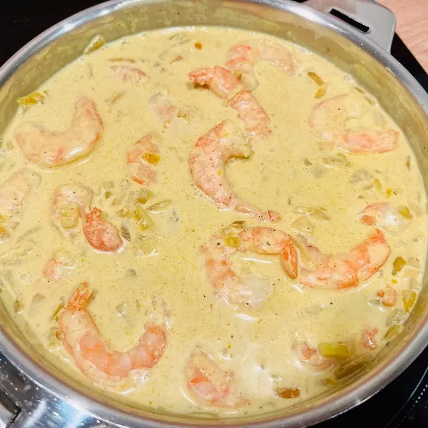 Crevettes au curry et lait de coco
