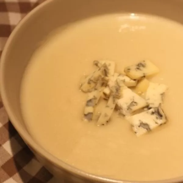 Potage de céleri rave et Fourme d'Ambert