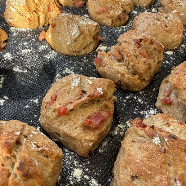 Petits pains au lard